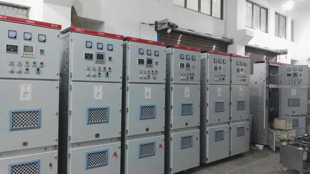 高壓開關(guān)柜時有多少個一次和二次電氣部件?