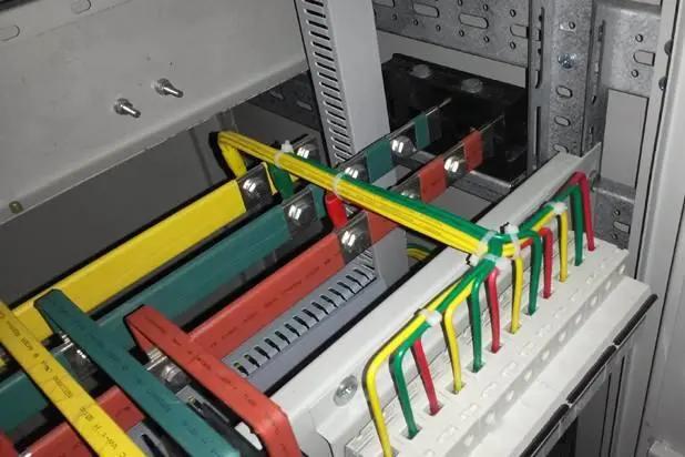 如何計算低壓開關柜銅排的數量?這是我見過的較受歡迎和較美麗的文章!