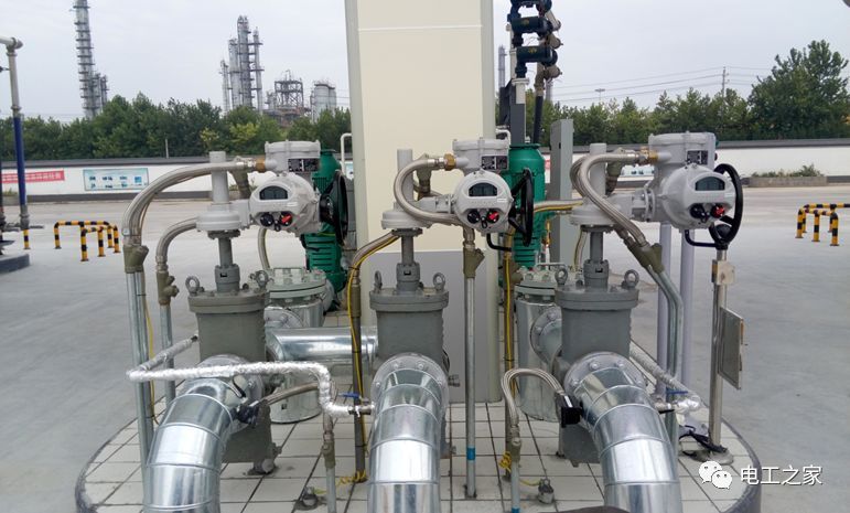 一條完成開關柜安裝,電纜橋架施工,電纜敷設及布線施工,照明配電箱施工