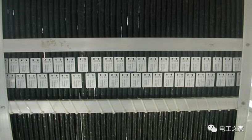 一條完成開關柜安裝,電纜橋架施工,電纜敷設及布線施工,照明配電箱施工