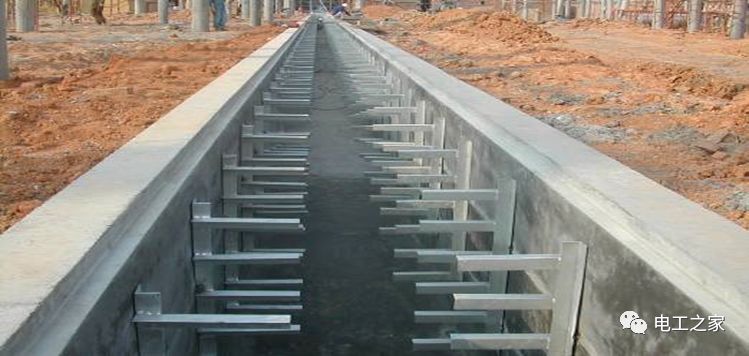 一條完成開關柜安裝,電纜橋架施工,電纜敷設及布線施工,照明配電箱施工