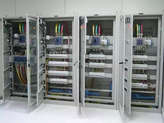 你認(rèn)為配電箱系統(tǒng)圖怎么樣?圖片中的符號是什么意思?