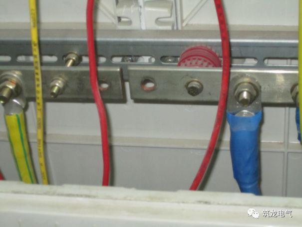 《建筑電氣工程施工質(zhì)量驗(yàn)收規(guī)范》GB50303-2015 配電箱(機(jī)柜)安裝詳細(xì)說明!