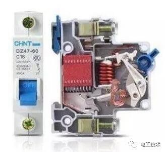 分析了配電箱的內(nèi)部結(jié)構(gòu),誰能理解它?