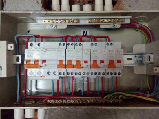 用戶配電箱主開關是否需要漏電保護?經驗總結告訴你