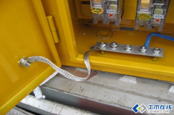 三級配電,二級保護,一機一閘一漏,一箱配電箱及施工要求