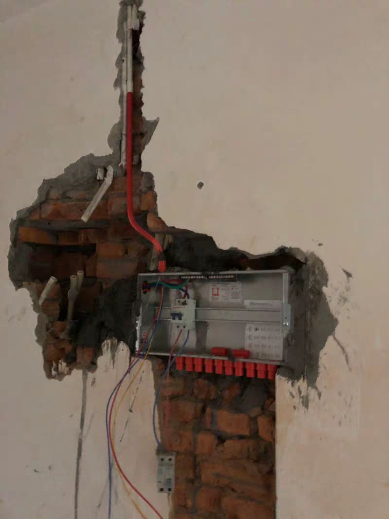 在安裝配電箱之前,這個(gè)細(xì)節(jié)不能馬虎。